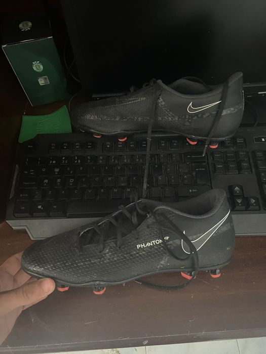 Chuteira da nike nova.