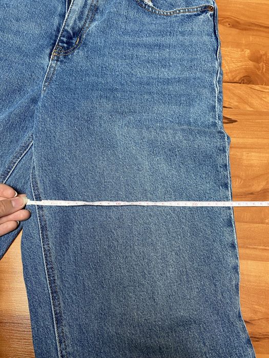 Dżinsy z wysokim stanem HM