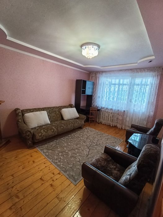 Терміново здається 2 км кварт. Хотинська (Версаль), вільна, ключі!