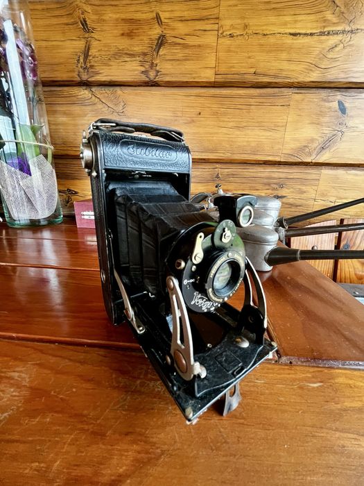 Antiga maquina fotografica Voigtlander