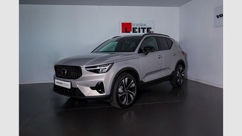 Volvo XC 40 2.0 B3 Plus Dark