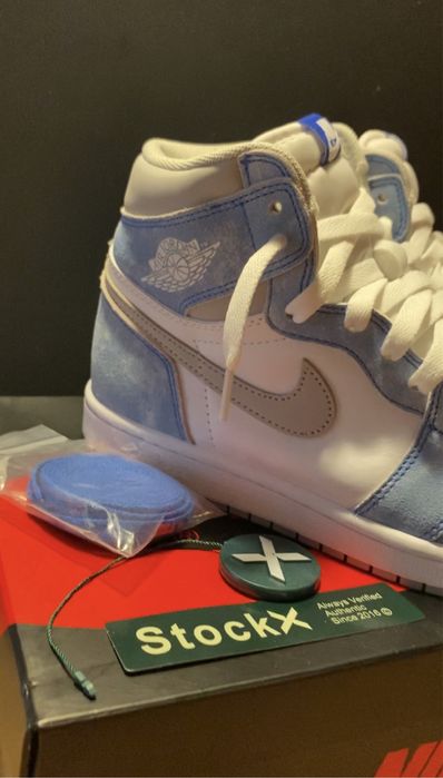 Jordan 1 Retro High Hyper Royal Smoke Grey