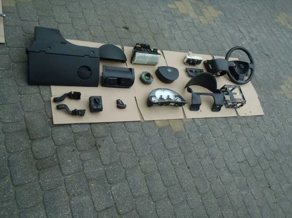 kierownica skóra licznik zegar wyświetlacz kierownica skóra przełącznik bertone astra g 2 II corsa c combo c sport białe