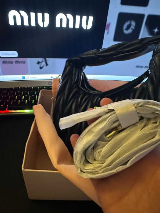 Bolsa preta MIU MIU