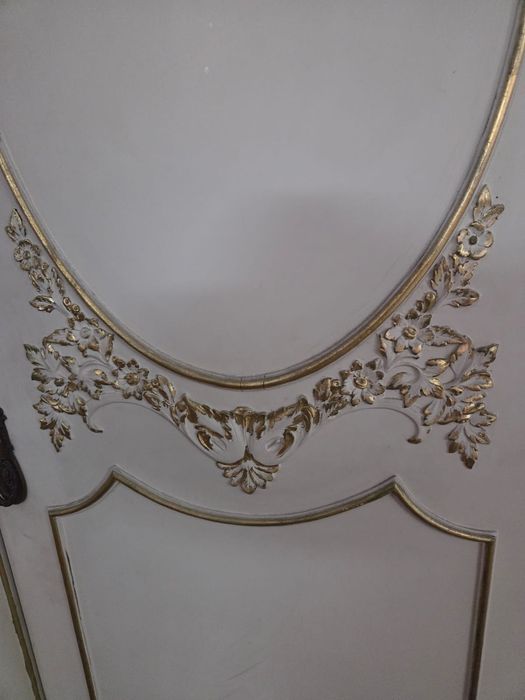 Roupeiro clássico em teka