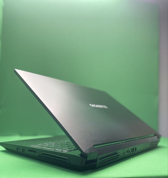 Gigabyte G5 KD i5-11400H / RTX 3060 / 16GB / 1TB / 144Hz