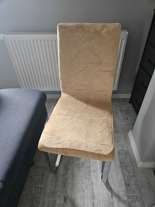 Pokrowce na krzesła miękkie welurowe beżowe 4 sztuki komplet