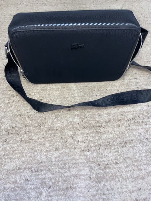 Продам сумку Lacoste