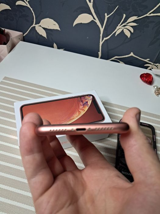 Apple Iphone XR Coral, 128 GB,80 %-батарея.Документ і коробка є.