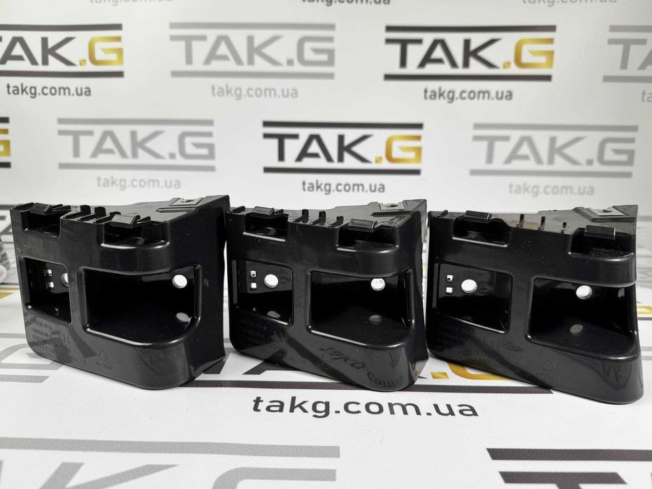 Кронштейни заднього бамперу фонарів багажнику Tesla Model Y