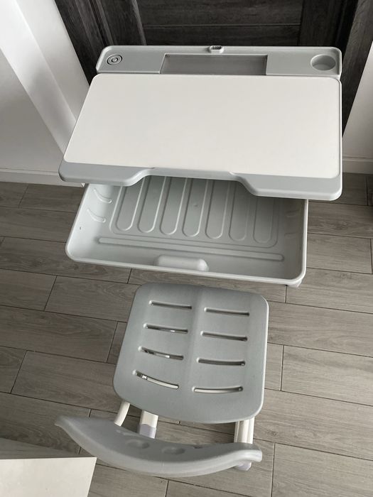 Дитяча парта-трансформер зі стільчиком