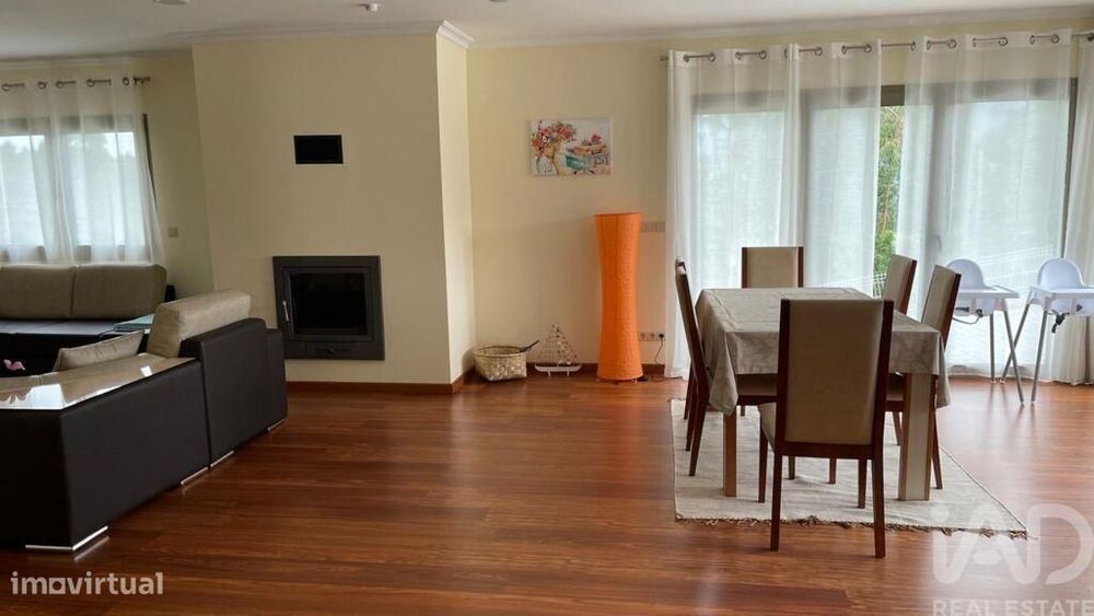 Casa / Villa T3 em Refóios do Lima de 185,00 m2