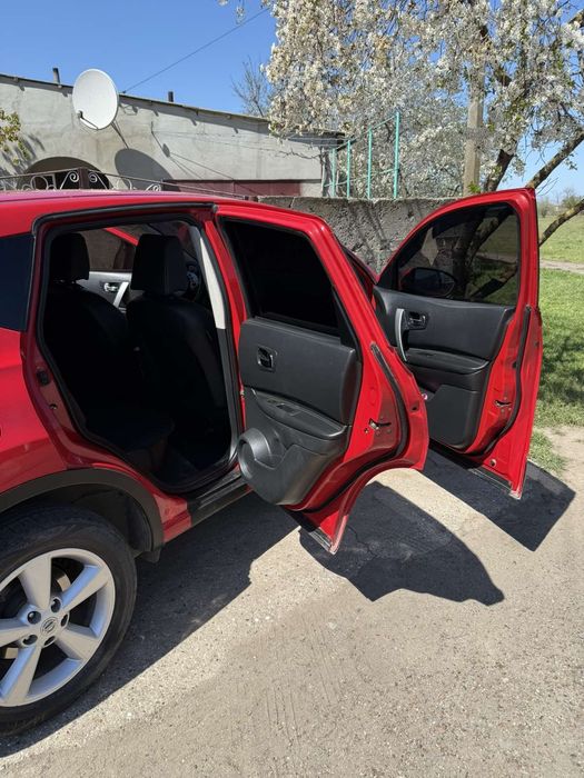 Автомобиль Nissan