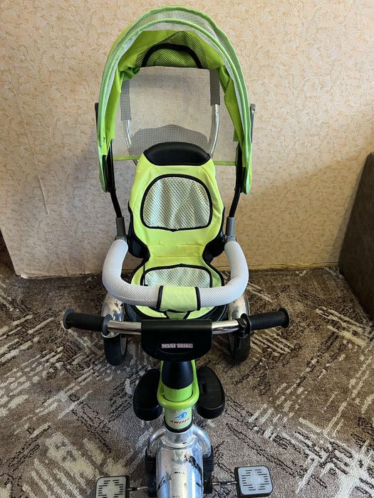 Трьохколісний велосипед з батьківською ручкою