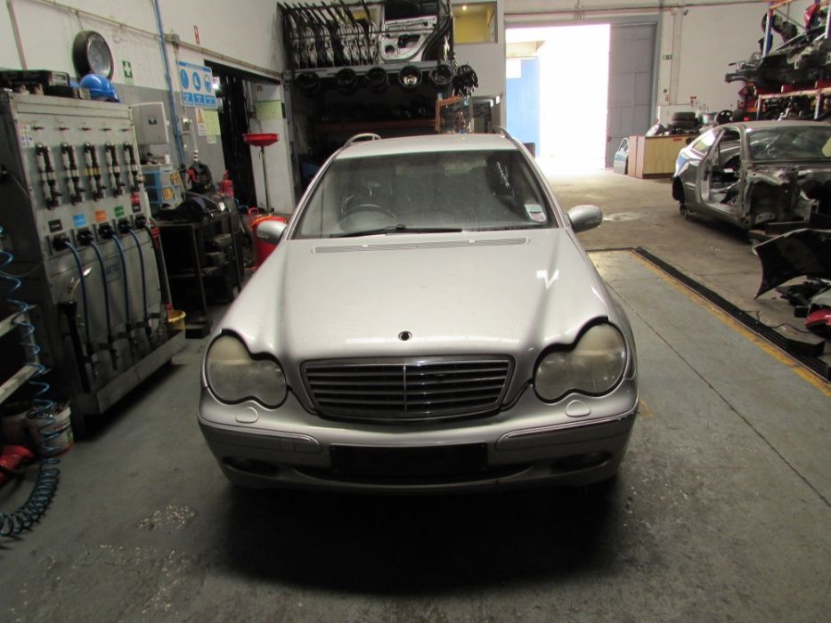 Mercedes C220 de 2002 carrinha para peças