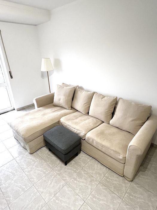 Sofá IKEA com Chaise Longue + Capas Extras + Banqueta | Ótimo Estado