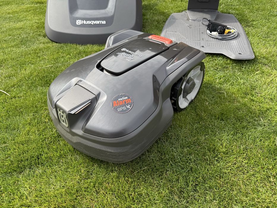 Robot koszący Husqvarna Automower 305 + Garaż + Aplikacja Connect