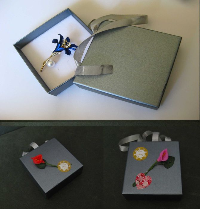 Alfinete / Broche / Pregadeira Lirio Azul c/ Perola NOVO