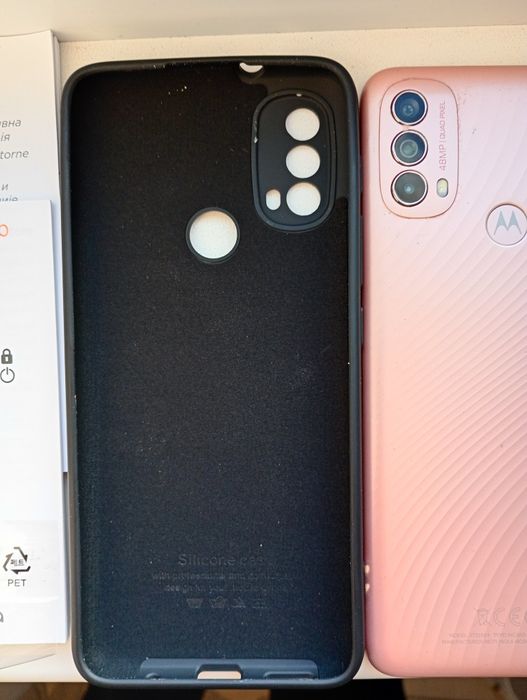 Телефон Motorola E40.