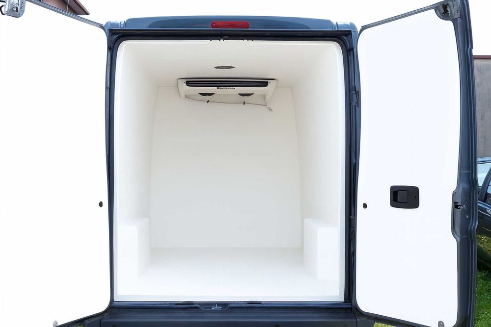 Wynajem stacjonarnej chłodni/ mroźni –  chłodnia Thermo King 230V -18