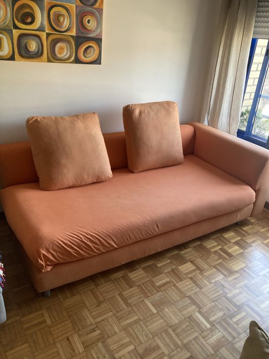 Sofa orange 2.10m x 1.07m usado