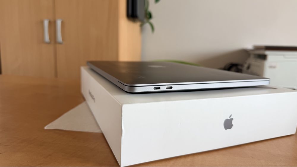 MacBook Pro 13 M1 8/256 2020 Space Gray