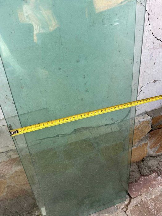 Продам стекла разные размеры.