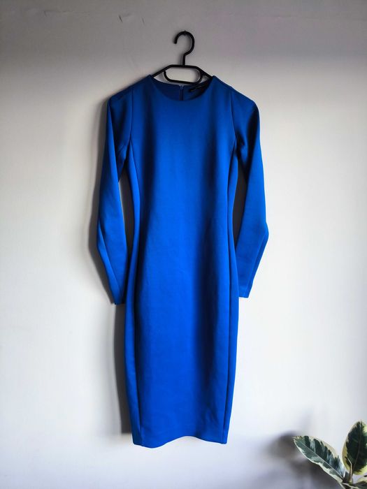 Elegancka i stylowa chabrowa sukienka Midi od Zary w rozmiarze S/36