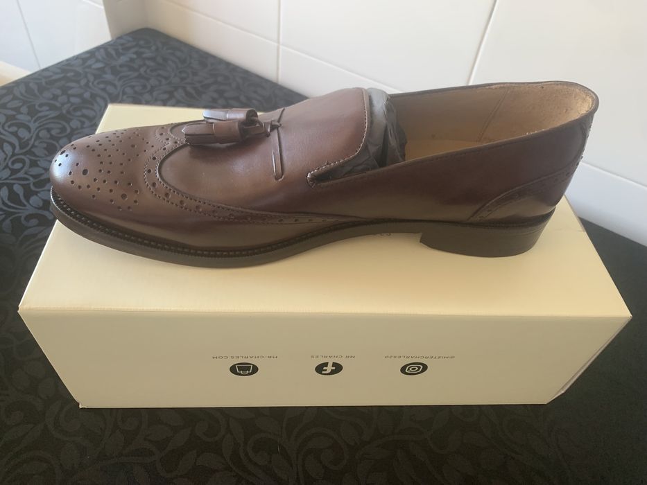 Sapatos Mr Charles loafers picotados NOVOS