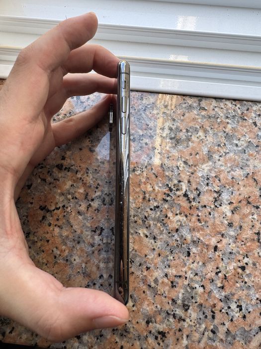 Iphone XR 64 GB - Avariado / Não liga
