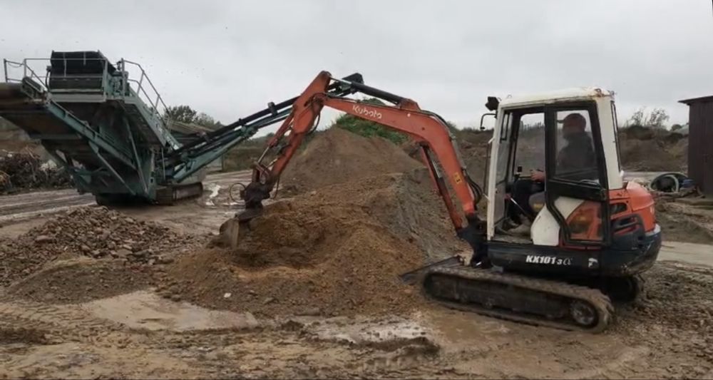 Екскаватор kubota kx -101 3 a  . 3520 кг