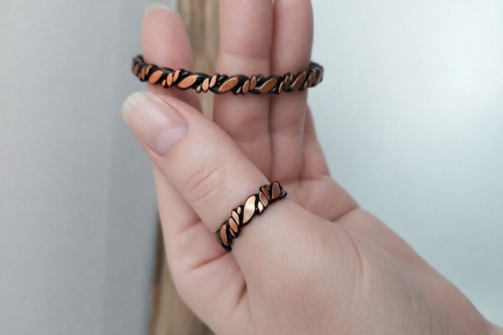 Мідний браслет з каблучкою