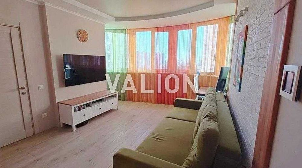 Продається трикімнатна квартира, ЖК 4 сезони, Михайла Максимовича, 3-Д