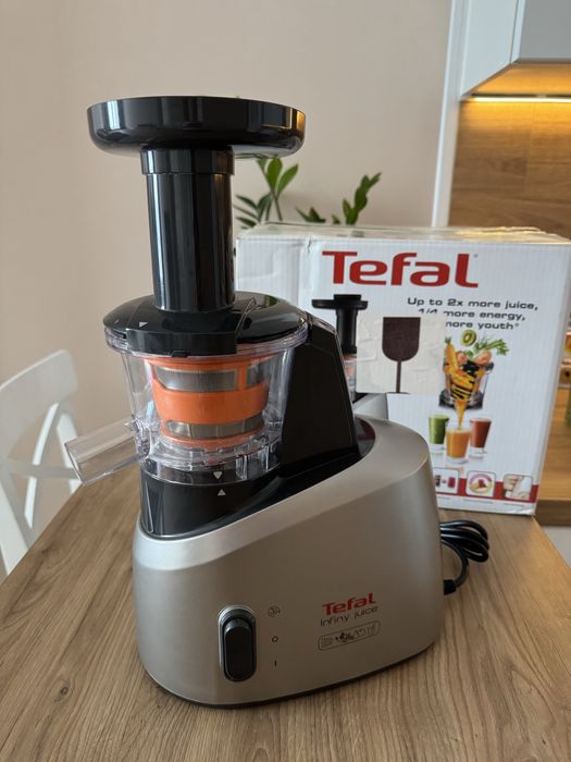 Соковитискач шнековий Tefal ZC255B38