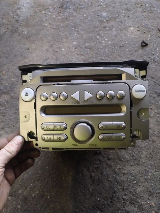 Radio z CD Clarion Daihatsu Sirion II Wysyłka