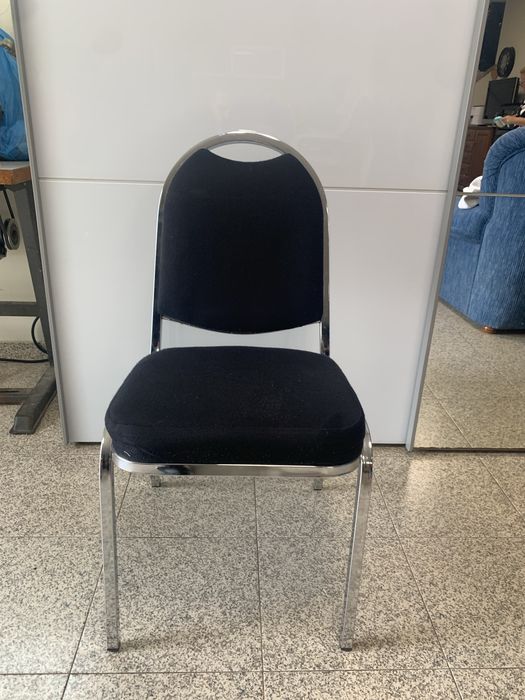 Cadeiras estilo banquete