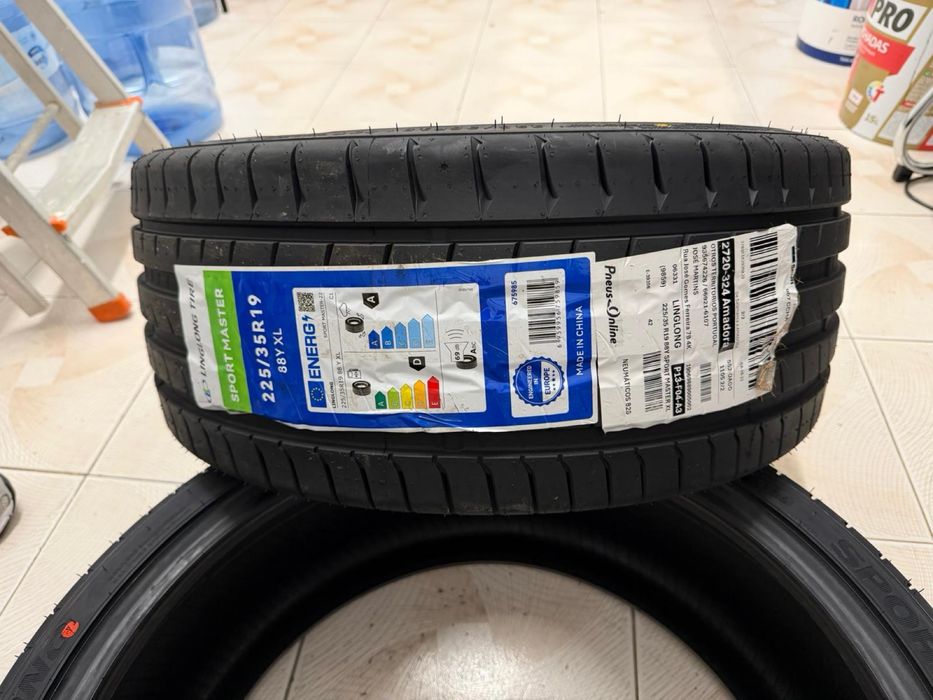 2 Pneus Novos 225 30 19