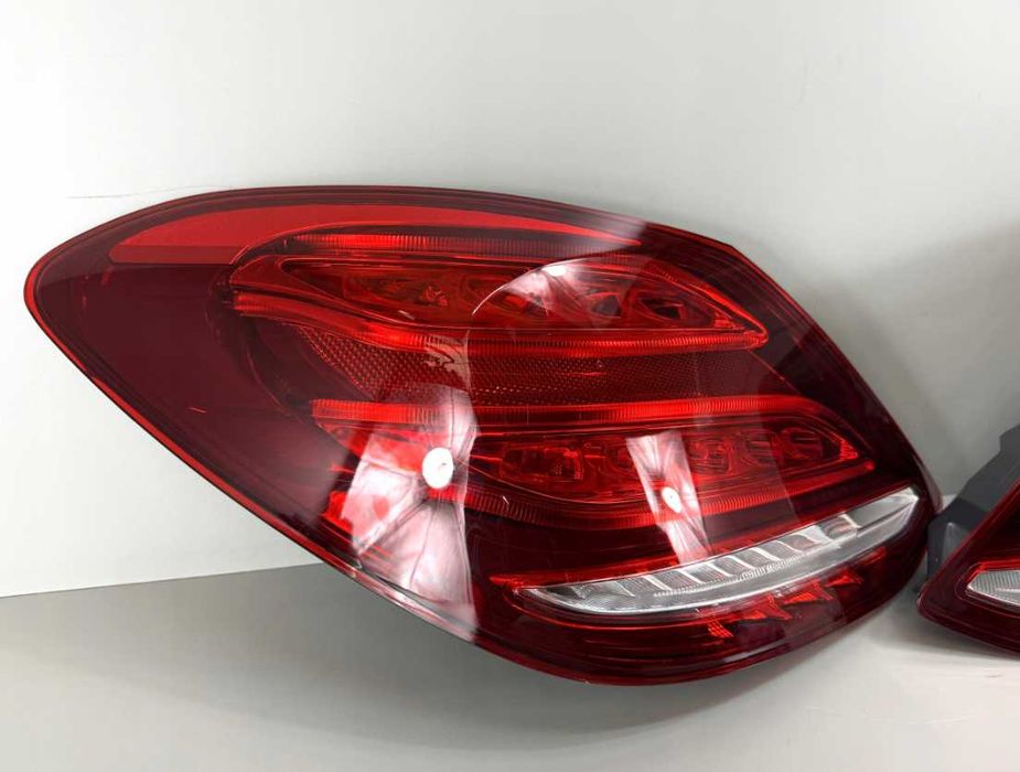 MERCEDES C-Class W205 Ліхтар Ліхтарі задні праві ліві
