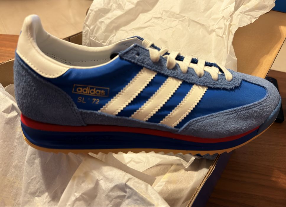 Tenis Adidas.