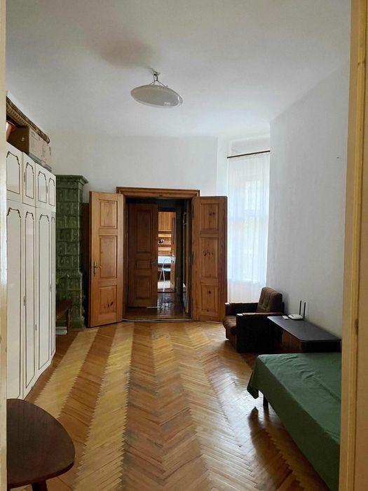 Продаж 2-кімн. квартири по вул.Пекарській, біля Зоовет. істор.Центр