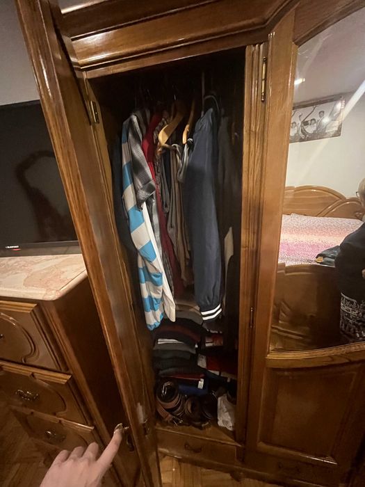 Roupeiro em madeira de carvalho maciça