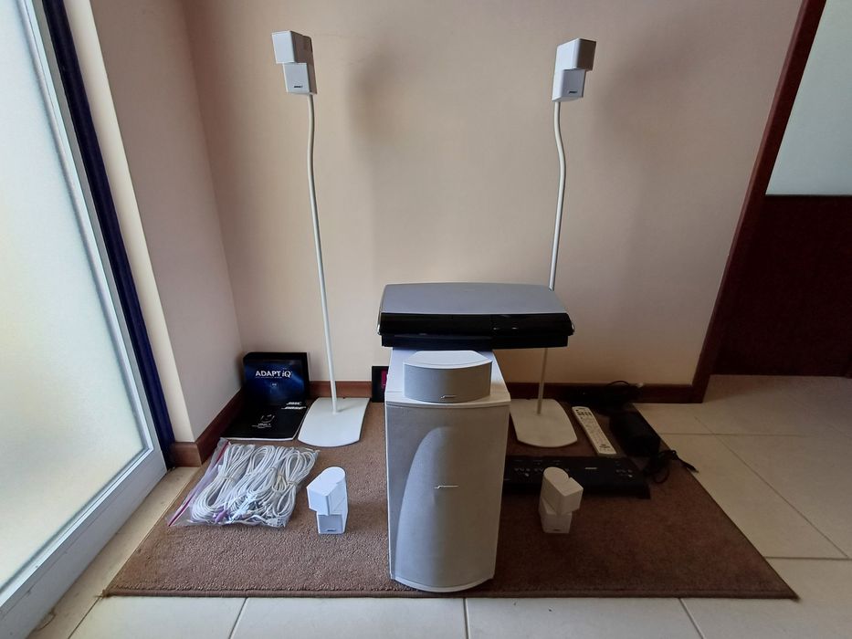 Sistema BOSE Lifestyle 48 . PRETO/BRANCO Leitor DVD e UMusic (c/disco