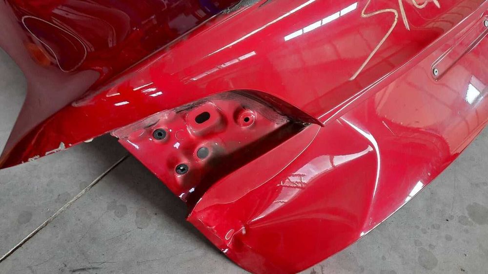Кришка багажника ляда дефект Tesla Model 3