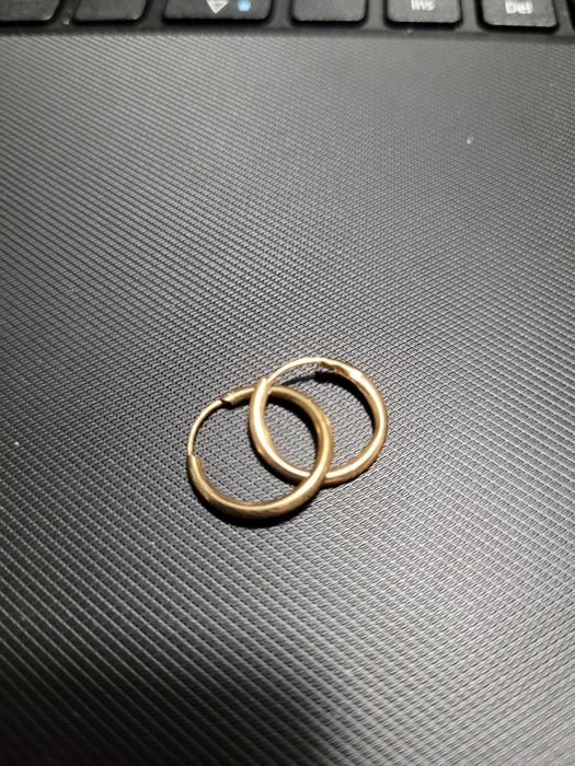 Złote kolczyki kółeczka