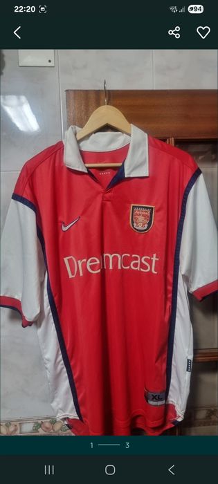 Camisola  icónica dos gunners arsenal.
