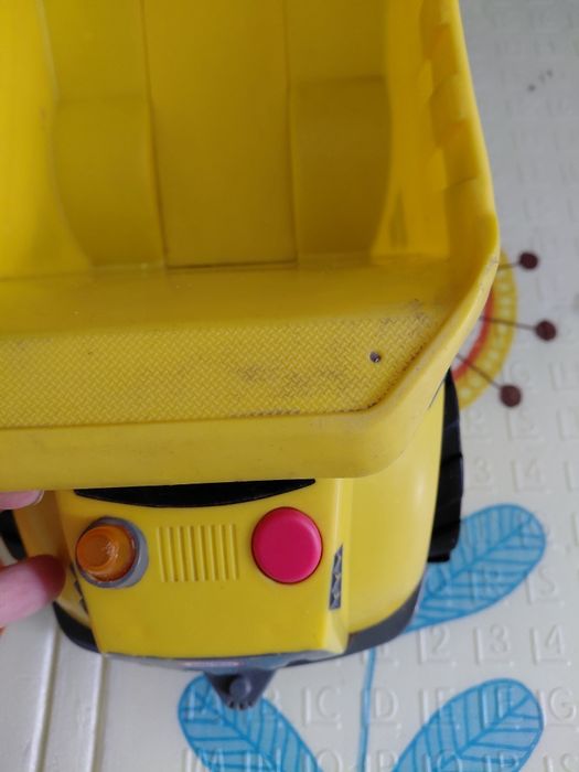 Duże auto little tikes