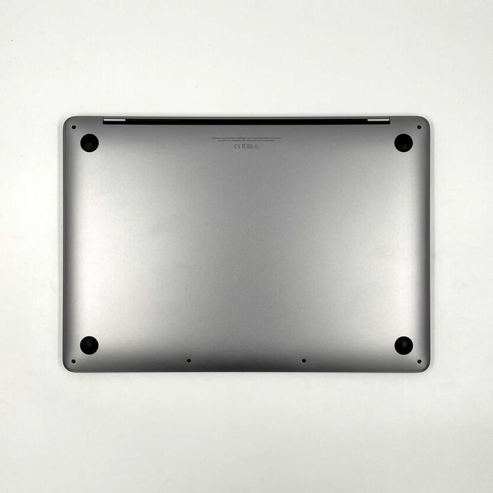 690$ MacBook Pro 13" 2020 MYD92 M1 / 8 GB / 512gb SSD