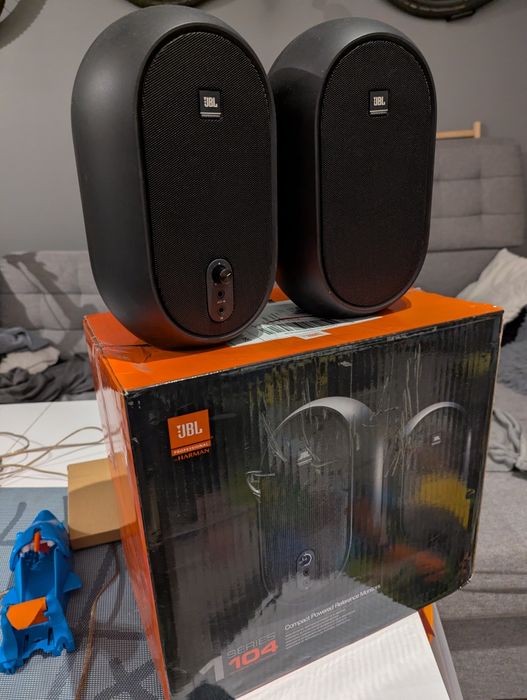 Monitory studyjne  JBL 104