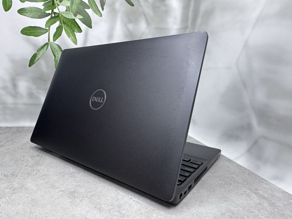 Ноутбук Dell Latitude 5500/i5-8265U/16GB/SSD NVMe 512/Full HD IPS