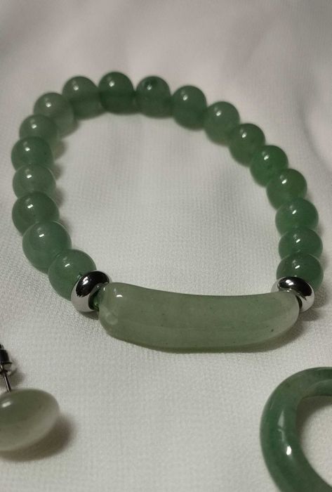 Дуже гарний набір з зеленого  авантюрина браслет, сережки, каблучка
